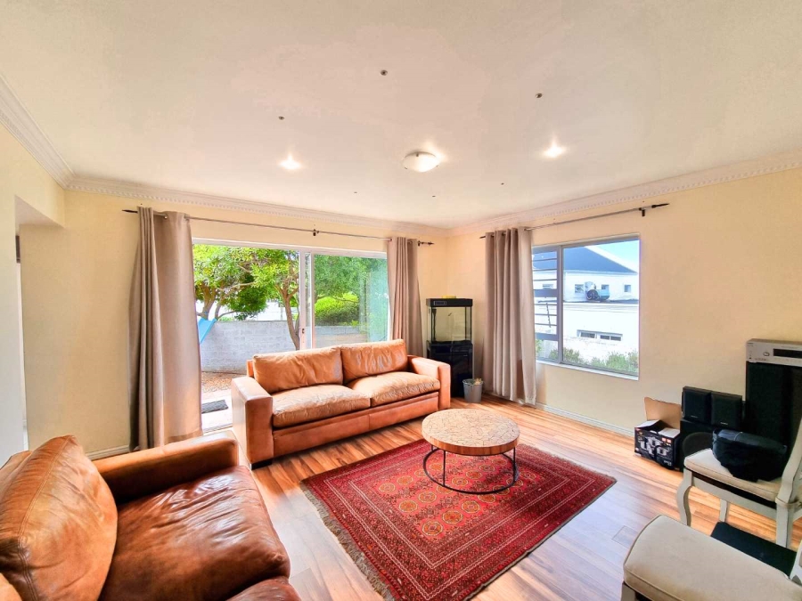 5 Bedroom Property for Sale in Chanteclair Western Cape